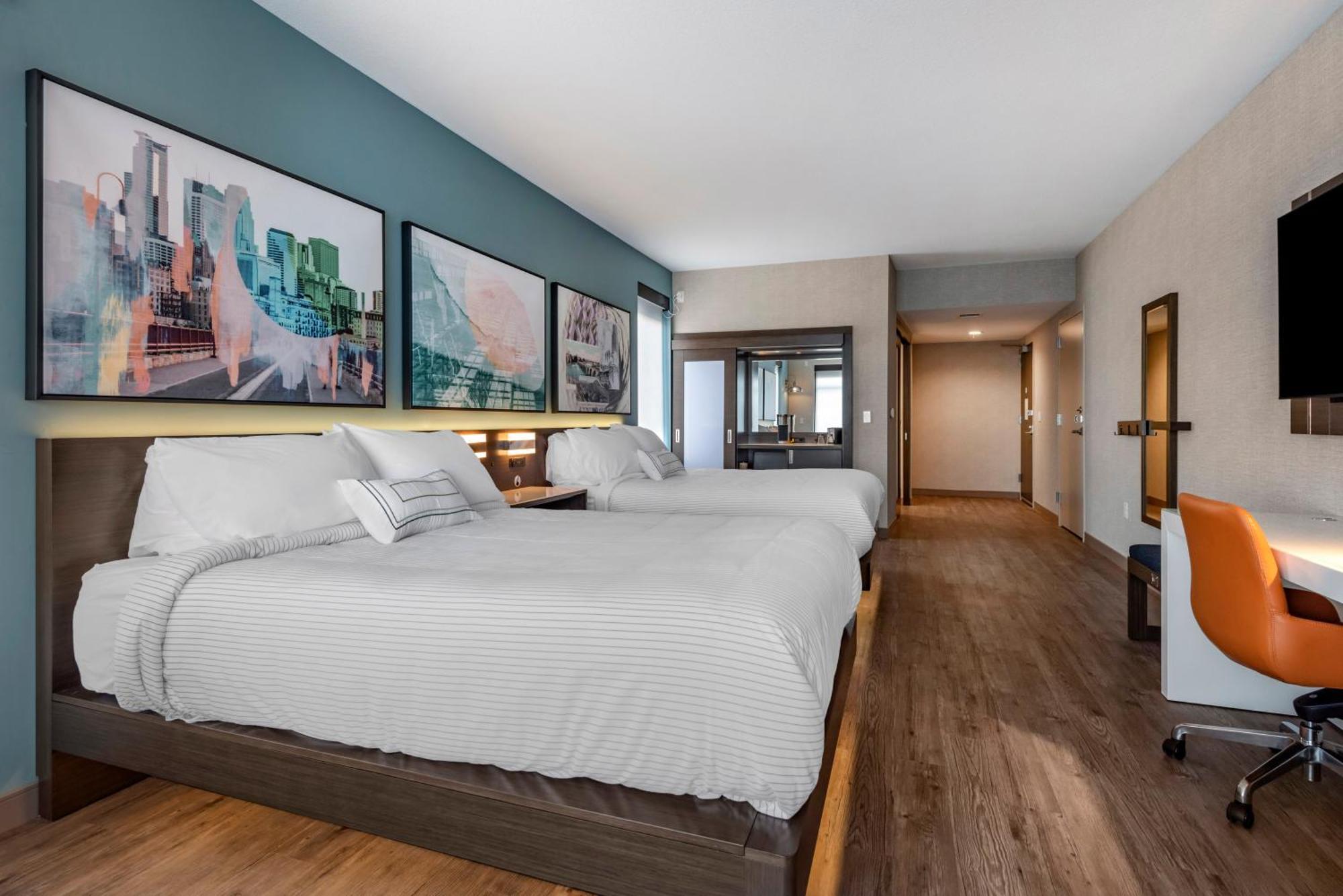 Hotel Cambria Downtown
